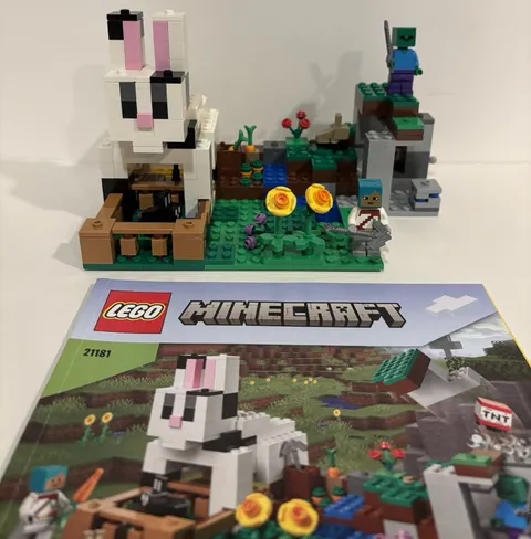 Lego Minecraft The Rabbit Ranch 21181 Used 100% Complete!
