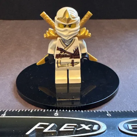 2012 Zane ZX Ice White Ninja Ninjago LEGO Minifigure Mini Figure (30086)