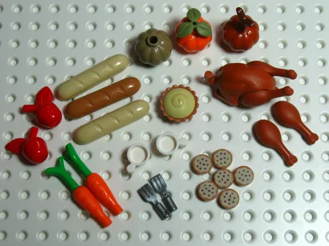 LEGO® Thanksgiving Dinner Food Minifigure Utensil Turkey Bread Pumpkin Pie Gourd
