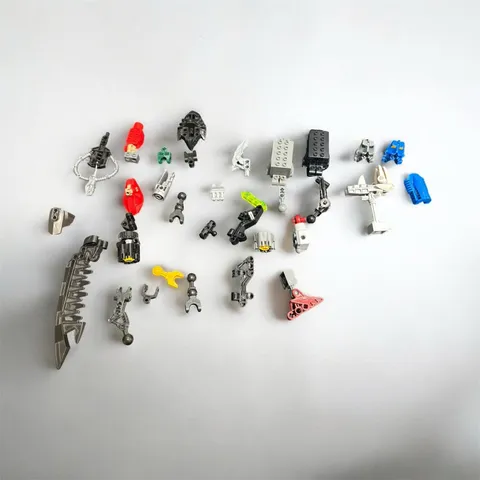 Large Lot of LEGO BIONICLE / Technic Partial Builds & Misc. Parts