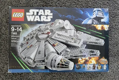 LEGO Star Wars: Millennium Falcon (7965) - 100% Complete W/ Box & Minifigures 