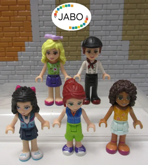 ( T10 / 1 / 6 ) Lego Friends 5 figures minifigures