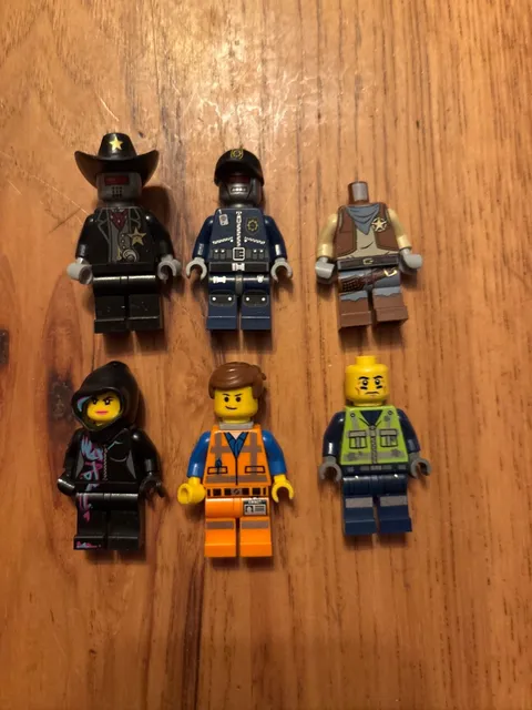 Lot of 6 Various LEGO Minifigures some incomplete