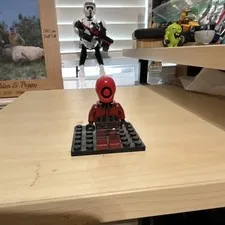 LEGO Star Wars Red droid good con