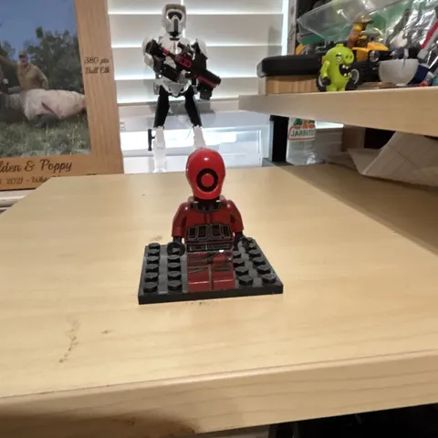 LEGO Star Wars Red droid good con