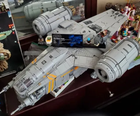 LEGO Star Wars: The Razor Crest (75331) - Read Description!