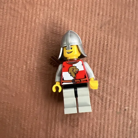 Lego Castle Lion Knight Minifigure w/Arrows