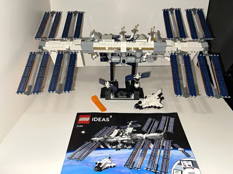 LEGO Ideas 21321 International Space Station NASA w/ Display Stand Included