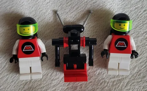 Lot of 3 LEGO M:Tron Minifigures 2 sp033 Spaceman with Air Tanks & 1 sp083 Droid