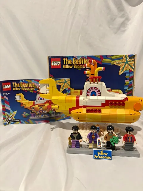 LEGO Ideas The Beatles Yellow Submarine 21306 w/ Box and Manual