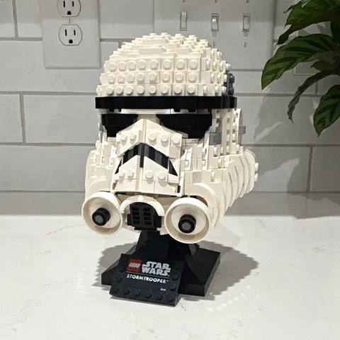 LEGO Star Wars Stormtrooper Helmet 75276 647pcs 18+ w/ Display Stand