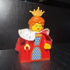 LEGO Queen Collectable Minifigure