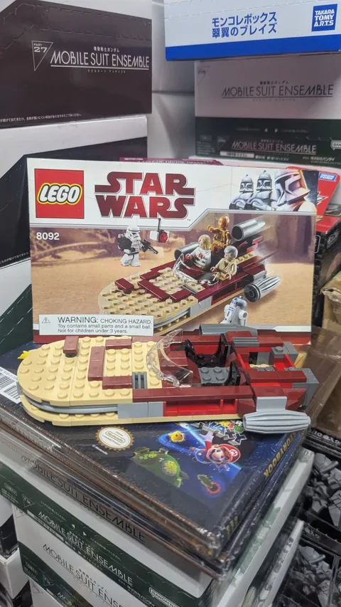 LEGO 8092 Luke's Landspeeder  Star Wars (No Minifigures) Booklet Included 