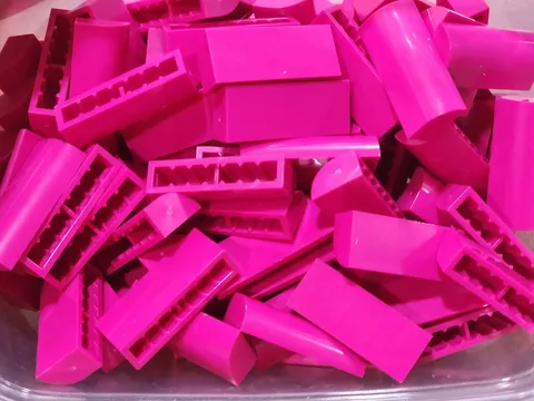 Lego 6191 Magenta Qty 108 NEW Slope, Curved 1 x 4 x 1 1/3
