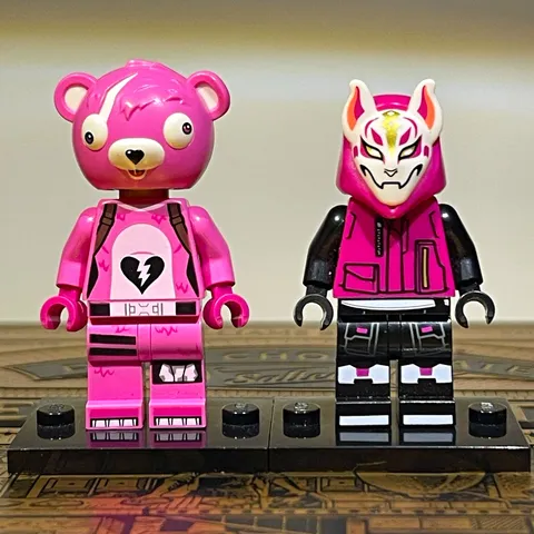LEGO Fortnite Minifigure Lot - Cuddle Team Leader & Drift (2 Pieces)