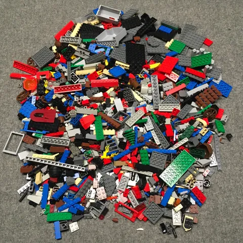 1.5 LB Castle LEGO Black Knight Falcon Fantasy King's Bulk Lot Various Pieces