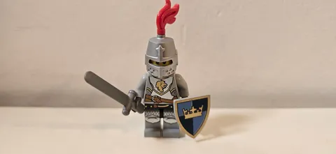2010 Prison Carriage Rescue - Kingdoms Lion Knight cas440 Minifig - Wrong Shield