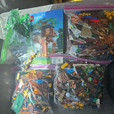 LEGO  Tree House 21318 - 99% Complete READ DESCRIPTION 