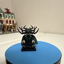 LEGO Hela Minifigure
