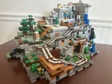 Lego Minecraft 21137 The Mountain Cave Incomplete - Shows Age - See details