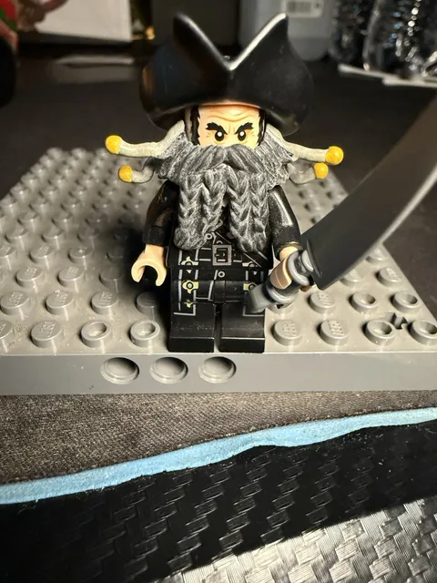 Captain Blackbeard 4192 4195 Black Beard POC Pirates Caribbean LEGO® MiniFigure