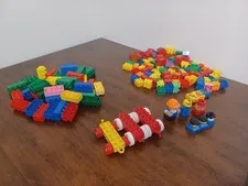LEGO DUPLO BUILDING BLOCKS WHEELED CARRIAGES MEN 177 PCS.VERY NICE CONDITION