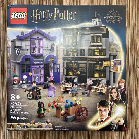 LEGO® Harry Potter™ Ollivanders™ & Madam Malkin’s Robes (76439) – Diagon Alley™