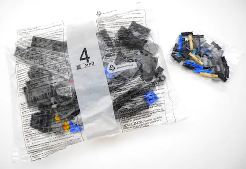 LEGO 2 Sealed Bags 311R7 #4 2015 & Small Bag Mixed Parts & Pieces Unknown Sets