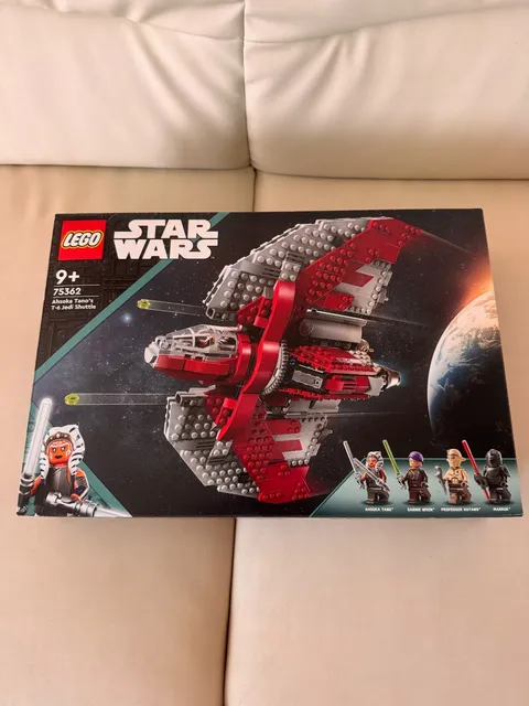LEGO Star Wars: Ahsoka Tano's T-6 Jedi Shuttle (75362) Retired