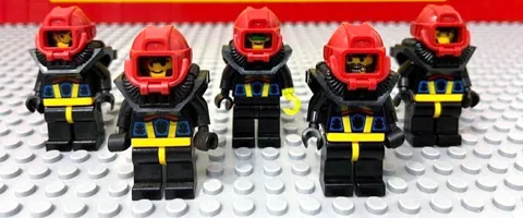 LEGO Aquazone Aquasharks divers minifigure five set