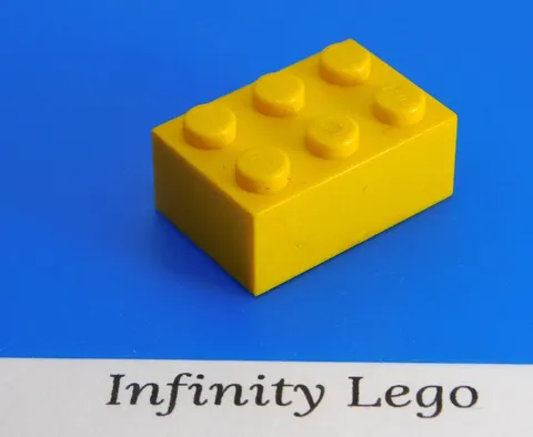 20 LEGO Yellow Bricks 2 x 3 (3002) - (20 Pieces)