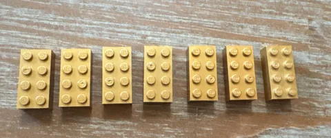 8 LEGO® Metallic Gold 50th Anniversary 2005 Promotional 2x4 Bricks
