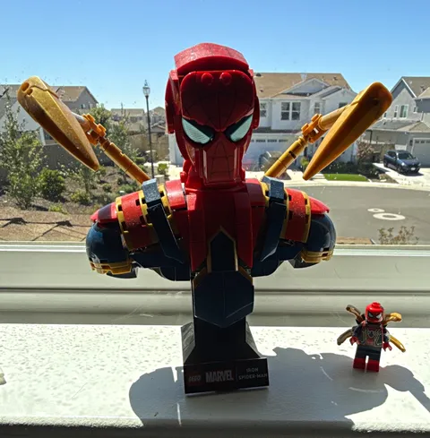 LEGO Marvel Iron Spider-Man Spider-Man Minifigure Gold Arms sh929 2024 76285