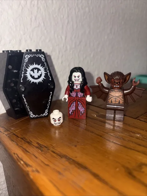LEGO Monster Fighters Vampyre Castle Lot Minifigures Bat Monster Bride Coffin