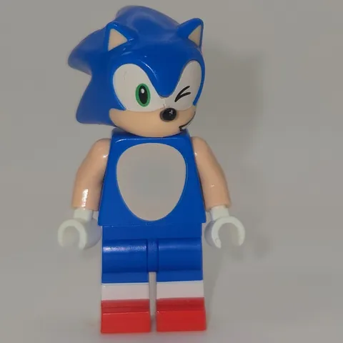 LEGO Sonic the Hedgehog Minifigure Winking Smile Blue Video Game Character