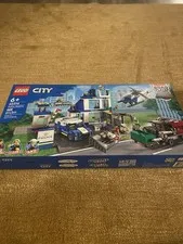 LEGO City Police Station 60316 Complete Set 668 pcs Road Plates Box