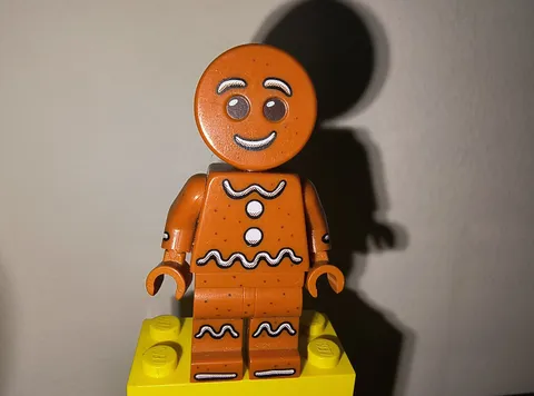 Lego MINIFIGURE Collectible Series 11 Gingerbread Man $0 Ship W/ Combined Ship!