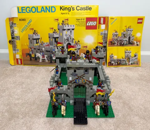 Lego 6080 King’s Castle with instructions and box, 99% complete