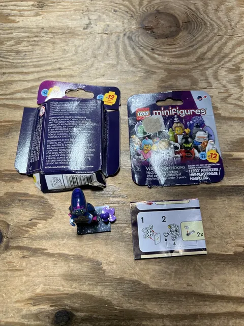 LEGO 71046 Series 26 SPACE Collectible Minifigures -Alien Insectoid