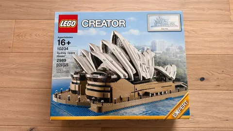 Brand New Unopened LEGO Creator Expert: Sydney Opera House (10234) w/2989 pieces