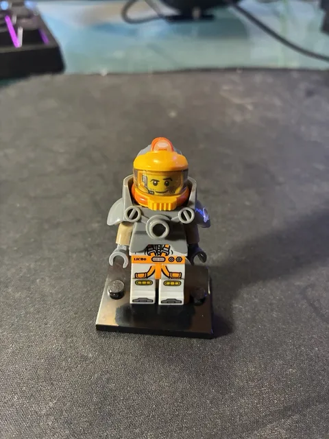 LEGO SPACE MINER Minifigure Series 12 71007 Collectible Minifig col184 2014