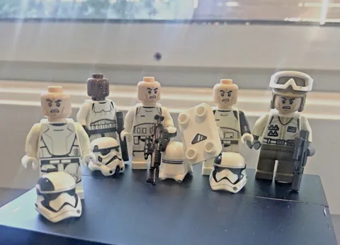LEGO Star Wars Minifigure Lot of 5 Imperial Army Troopers and Rebel