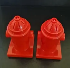 DUPLO LEGO CODE 6414 FIRE HYDRANT x2