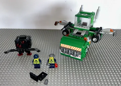 Lego 70805  The Lego Movie Trash Chomper