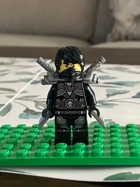 LEGO Ninjago Stone Armor Cole 5004393 Mini Figure