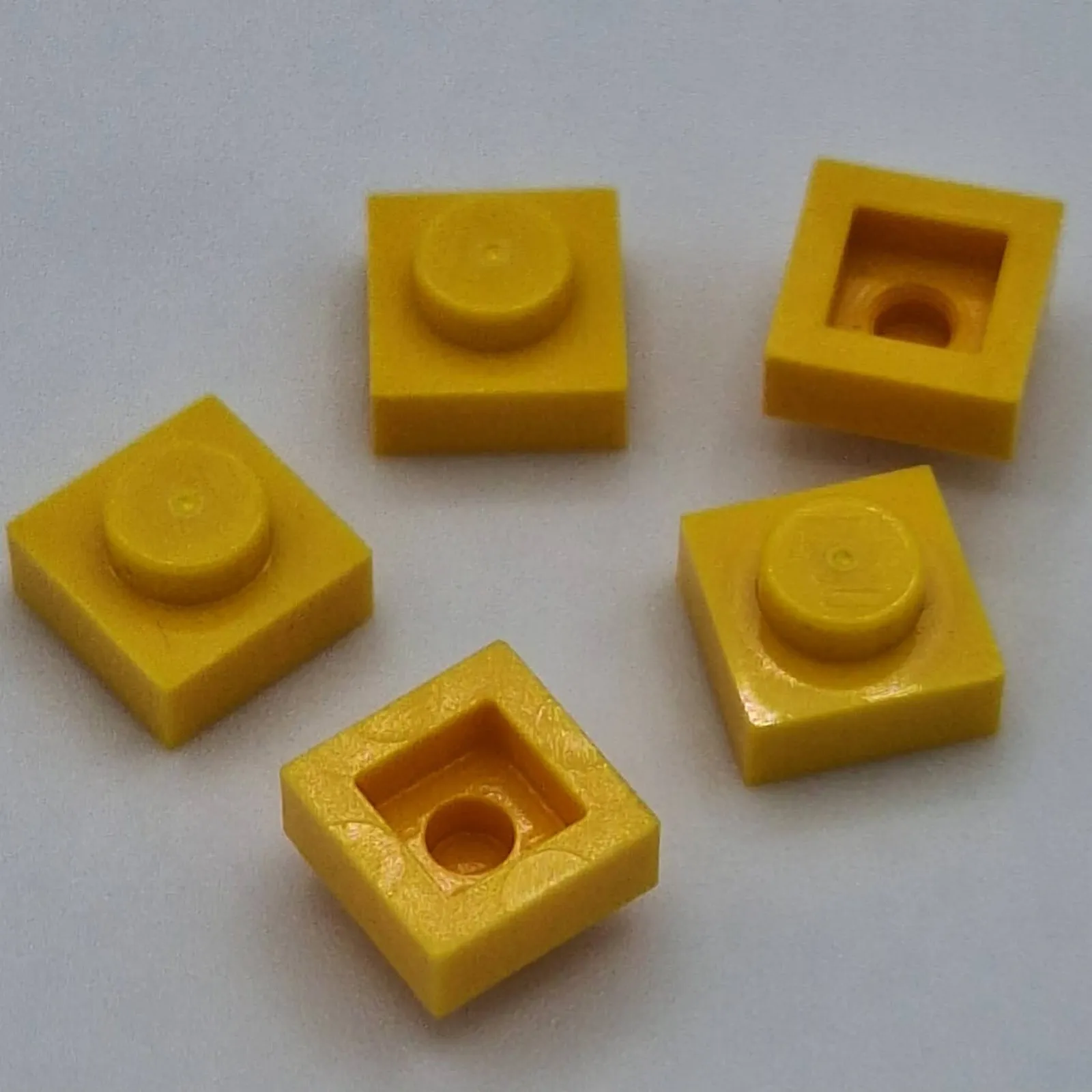 Lego - 5 Basic Yellow 1 x 1 Stud Plates 3024