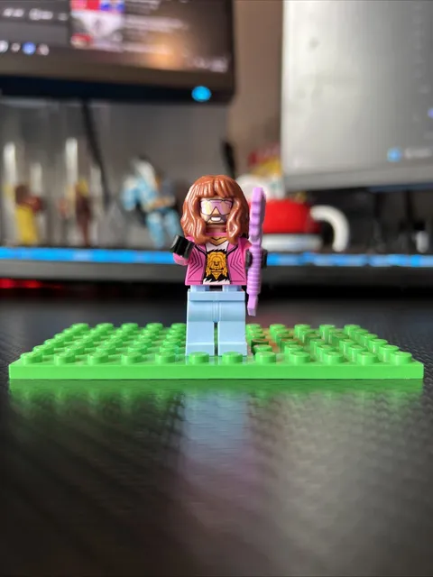 LEGO Garrett Garrison Minifig MIN216 Minecraft Movie 21272 Set Exclusive