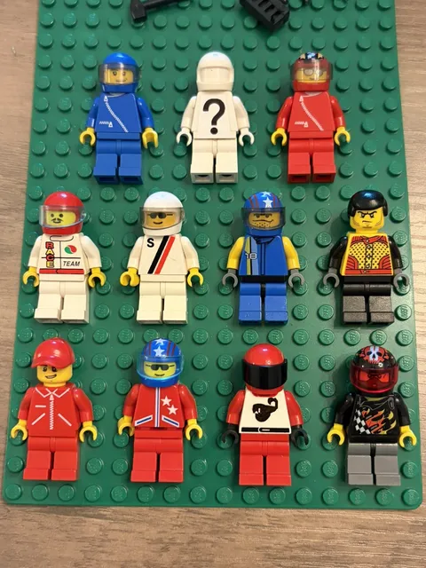 10 LEGO CITY racing type Minifigs Bundle With 1 bonus random minifig (17)