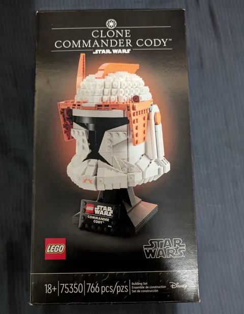 LEGO Star Wars Clone Commander Cody Helmet 75350 766pcs Display Stand 18+