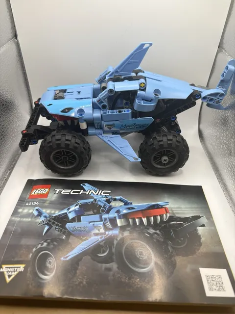 LEGO TECHNIC Monster Jam Megalodon 42134 Truck with Instructions